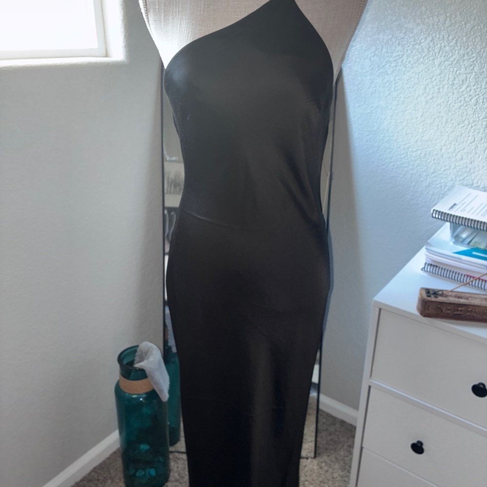 Express Sleek Black One-Shoulder Dress